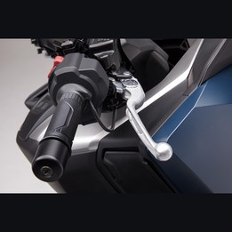 21YM_FORZA750_MATTE_JEANS_BLUE_PB-417M_GRIP_HEATER