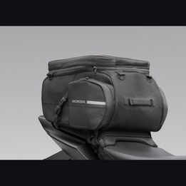 24YM_CB650R_Studio_MAT_GUNPOWDER_BLACK_METALLIC_E-Clutch_Comfort-Pack_RR-SEAT-BAG