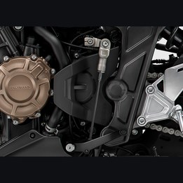 24YM_CB650R_Studio_MAT_GUNPOWDER_BLACK_METALLIC_MT_Sport-Pack_QUICK-SHIFTER